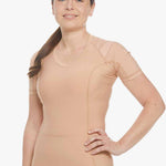 Frau mit Posture Shirt von vorne gesehen
